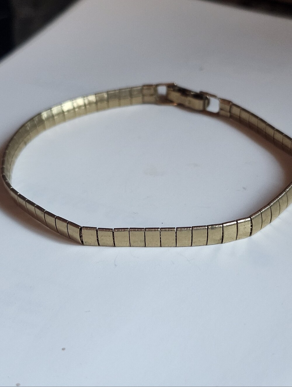 Vtg Avon "Perfect Accent" Gold Tone Segmented Flat Link Bracelet - 7 Inches